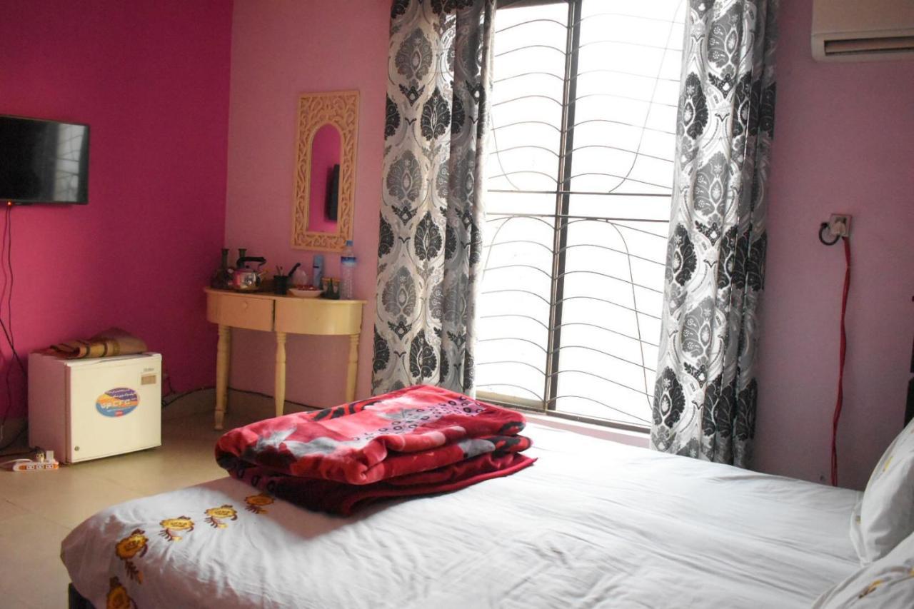 Aimys Villa Guest House 물탄 외부 사진